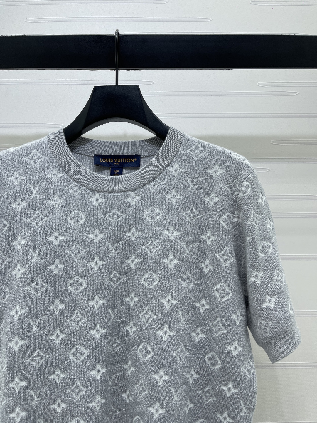 Women's short sleeves